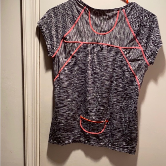 COPY - ATHLETA WOMEN Sports top - Picture 3 of 9